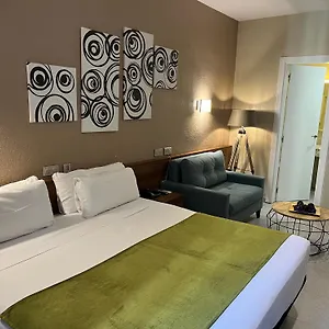 Iznajar 2*, Barcelona Spain